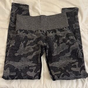 Grey camo leggings! Size S! Worn once